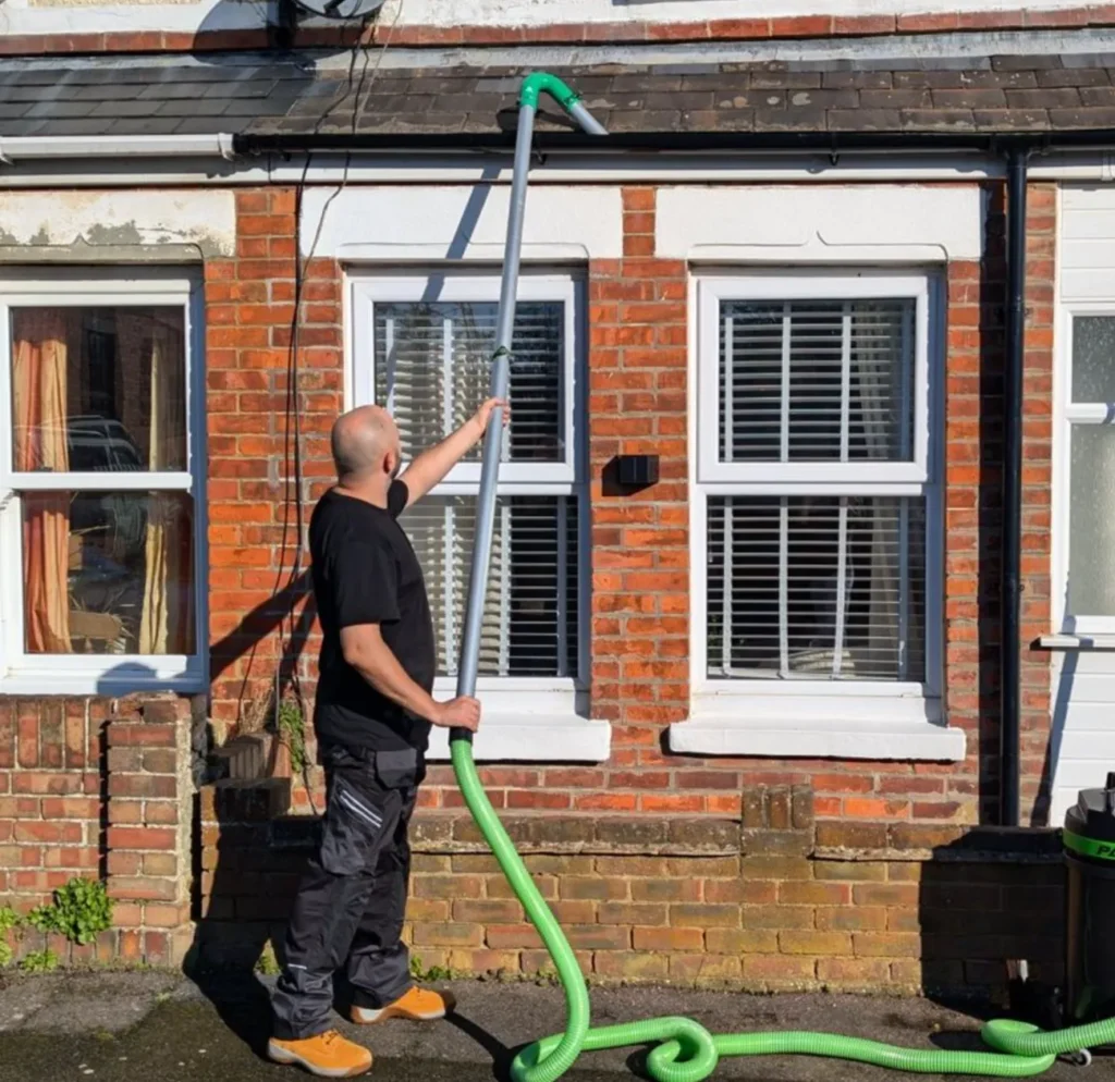 Voyages Dax Tourisme | Gutter Vacuum Cleaning: The Safest Way to Maintain Your Gutters